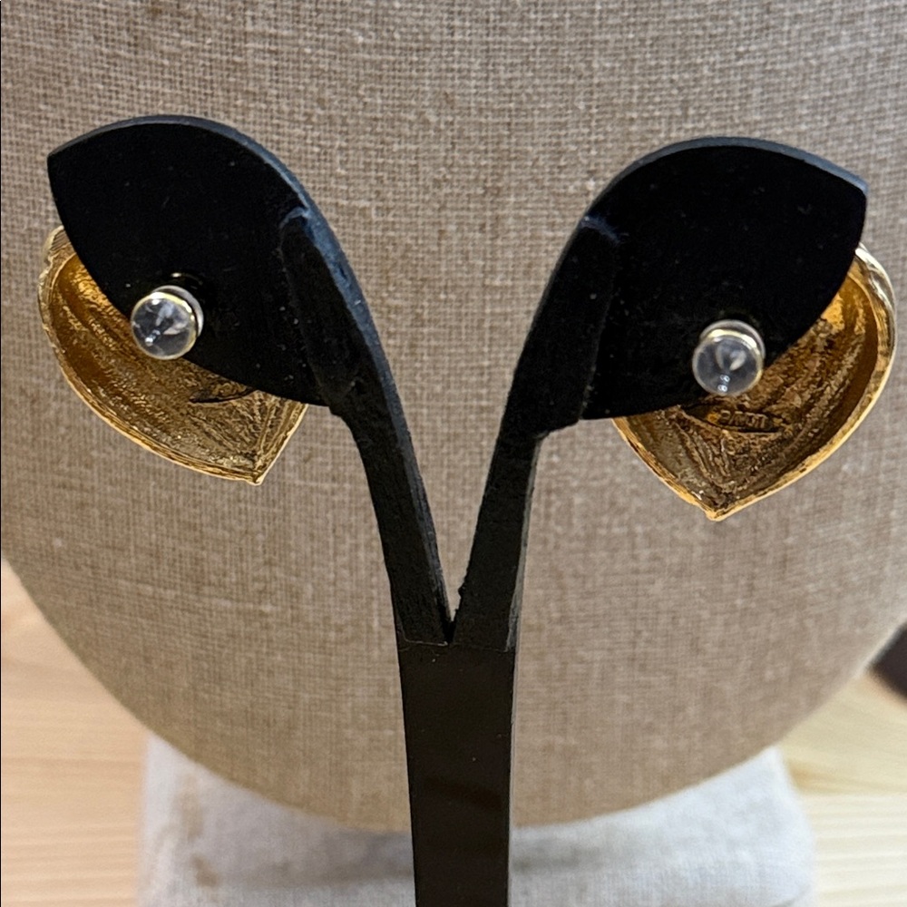 Avon Gold Textured Heart Earrings - Picture 5 of 6